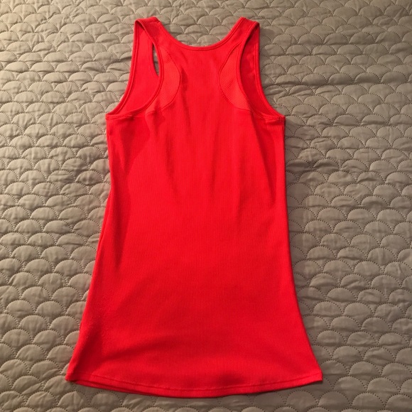 Under Armour Heat Gear Workout Tank Top; Neon Coral/Orange Color; Size Small - Picture 4 of 4
